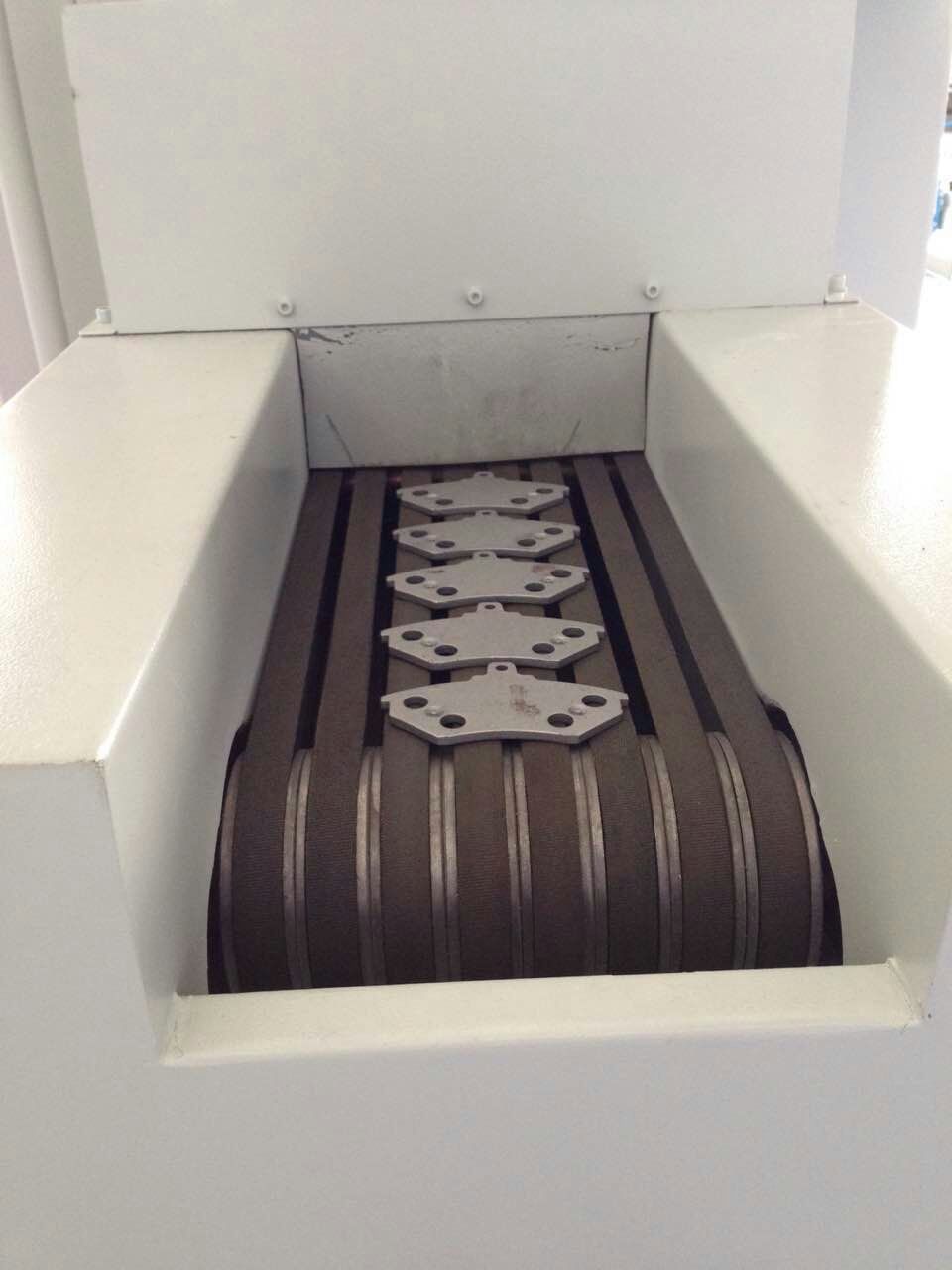 自动输送式喷砂机苏州昆航环保型喷砂机