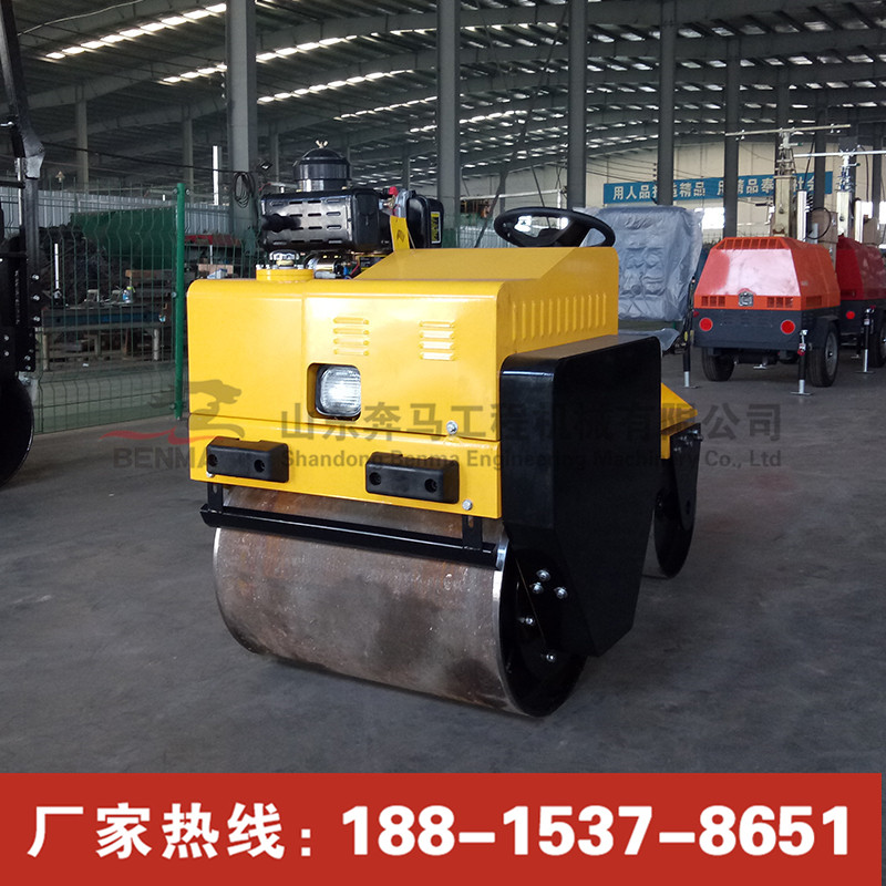 800kg小型座驾压路机
