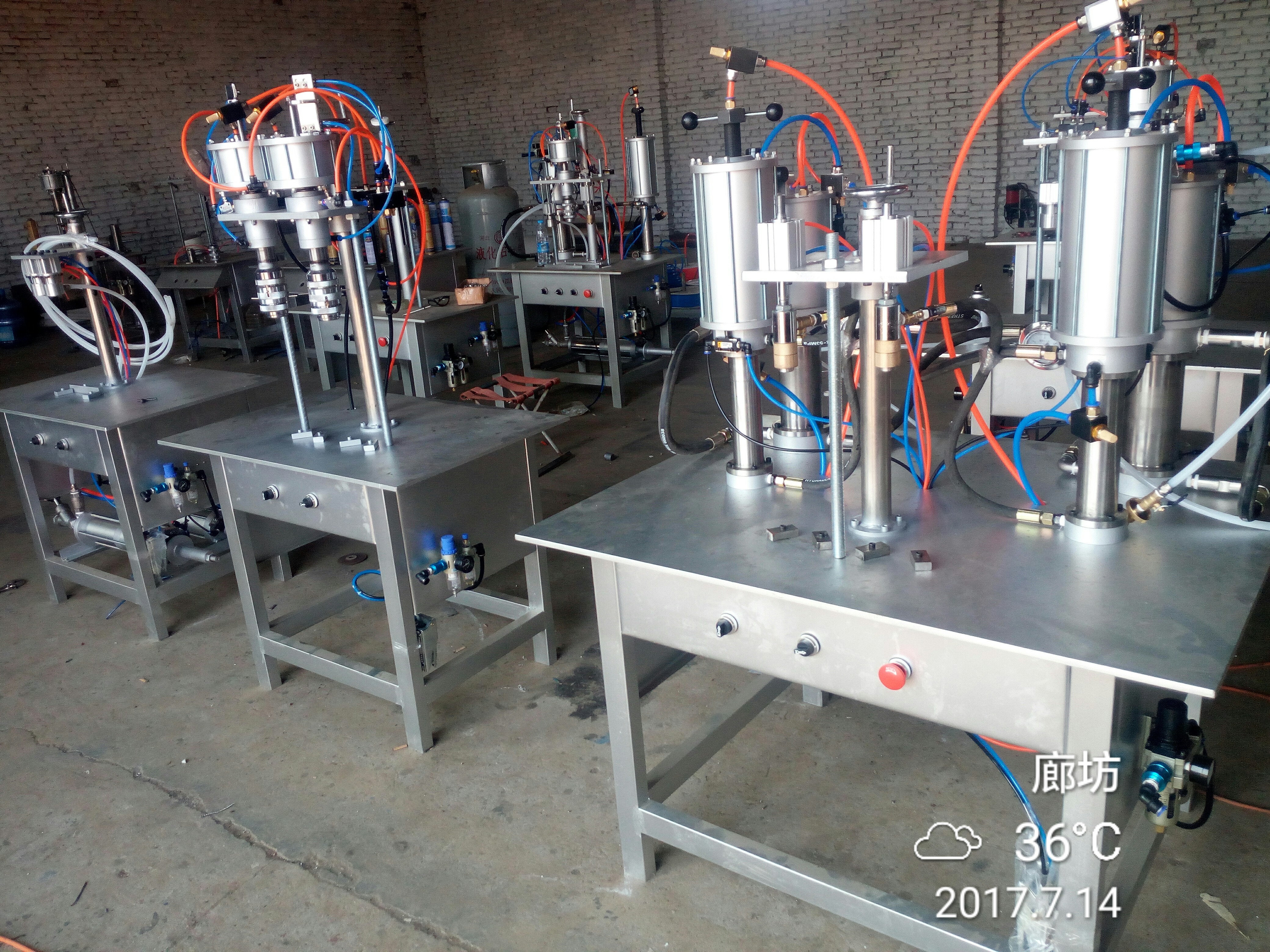 技术指导门窗聚氨酯泡沫胶填充剂机器