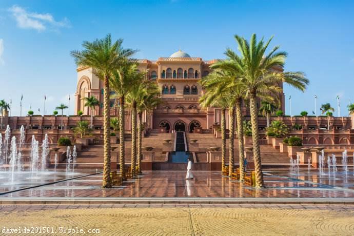 2018迪拜迎春拍卖会征集中图片_高清图