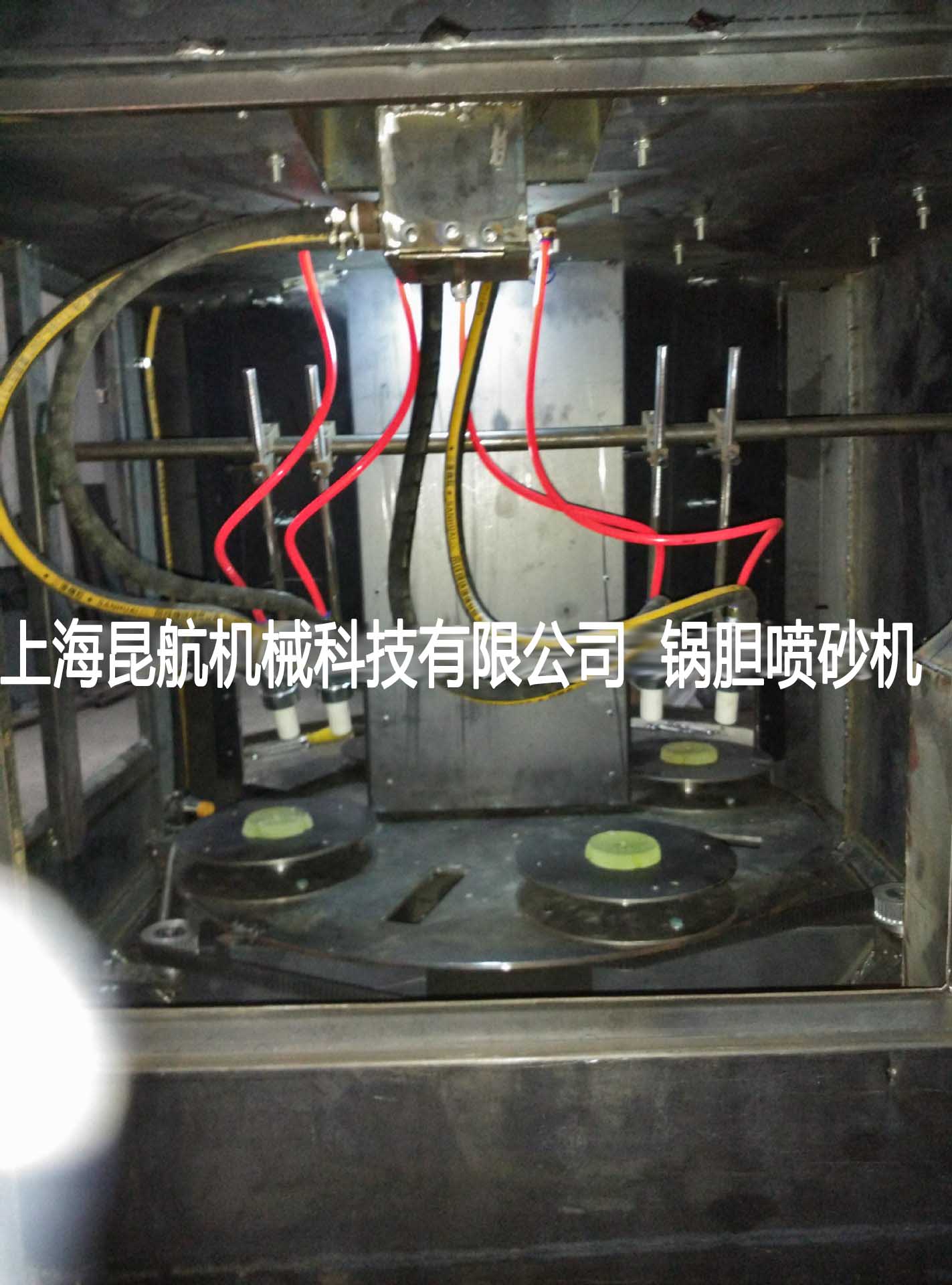深圳自动喷砂机价格   苏州昆航喷砂机批
