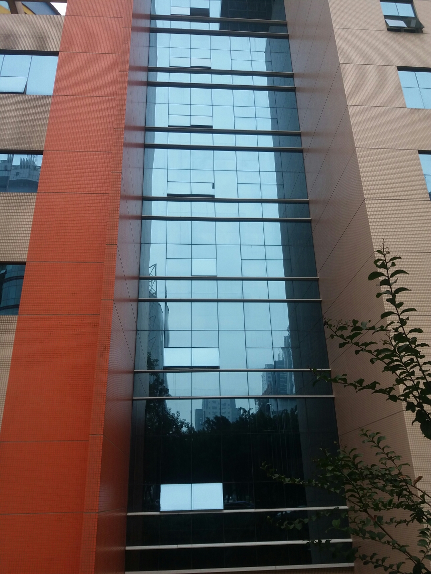 彩钢窗,塑钢窗,纱窗,公司幕墙门窗工程专业承接:玻璃幕墙(无框玻璃