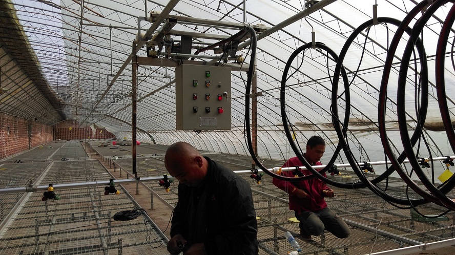 邯郸温室大棚全自动智能遥控无级调速喷灌机