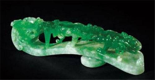 清翡翠雕龙形带钩的近年拍卖价格