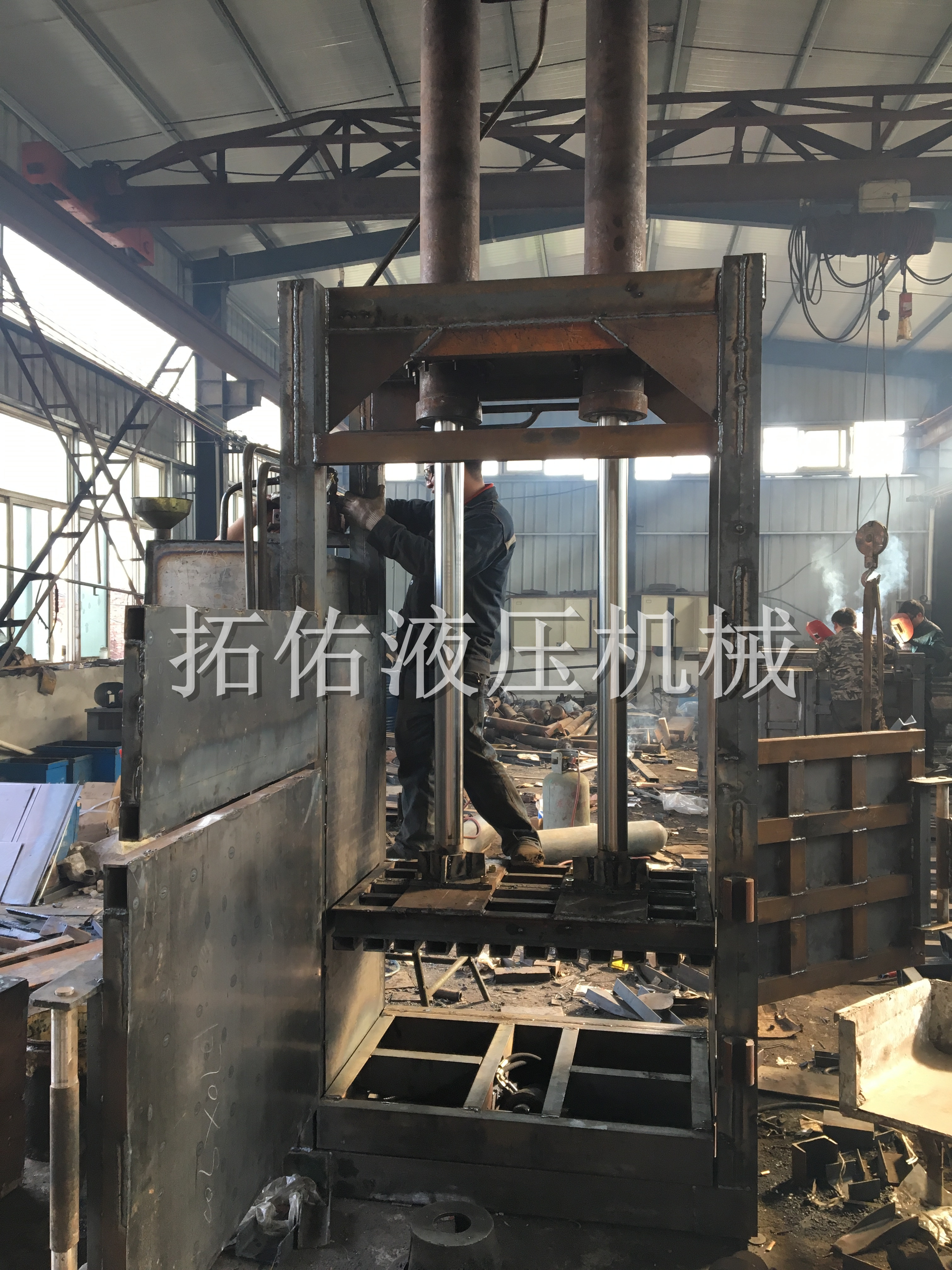 供应锯末铁屑捆扎液压打包机图片大全