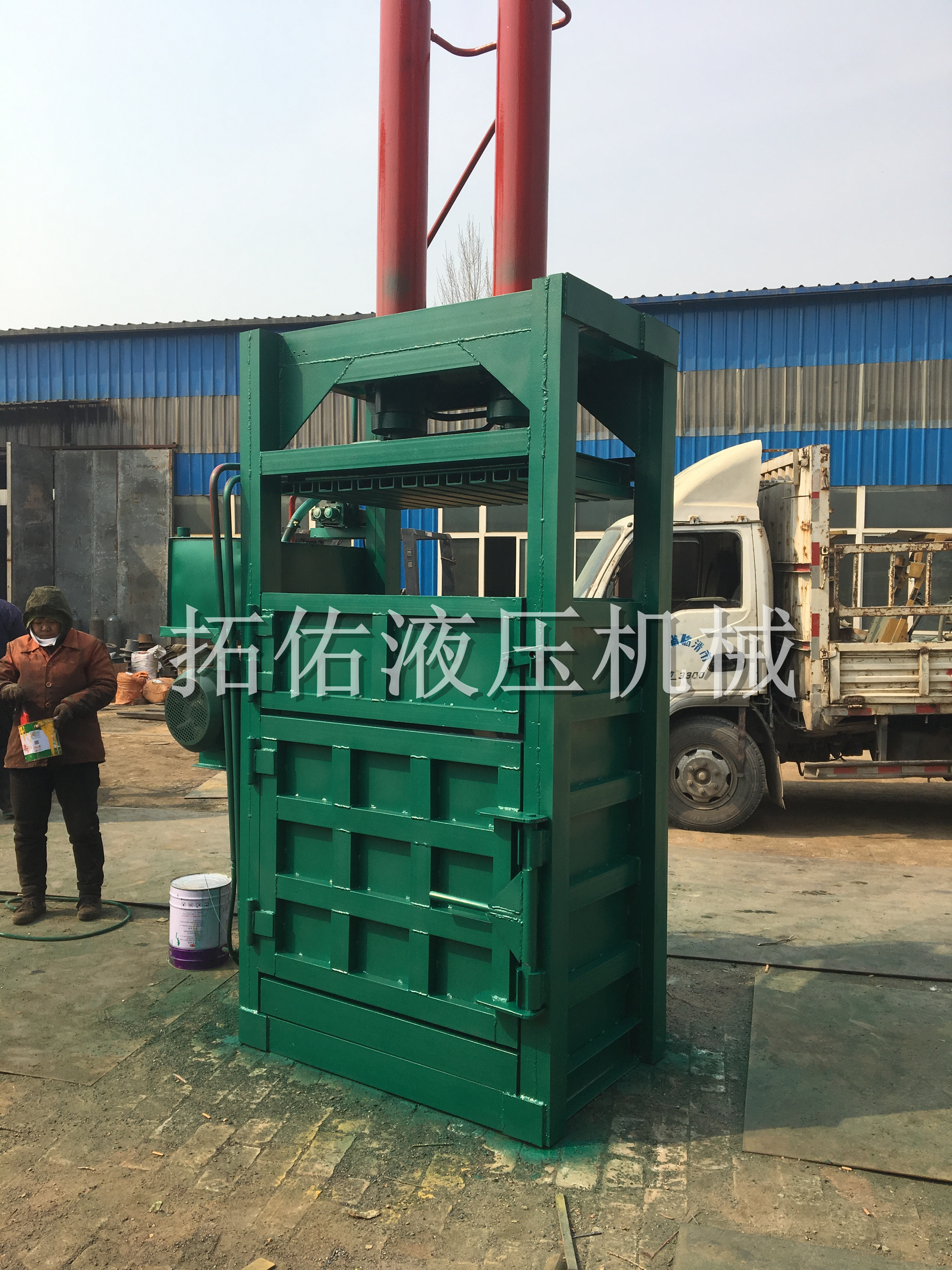 供应锯末铁屑捆扎液压打包机图片大全