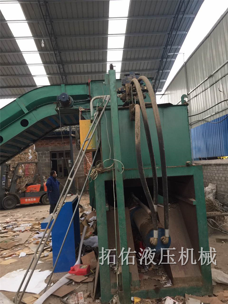 大型秸秆渔网卧式液压打包机厂家直销