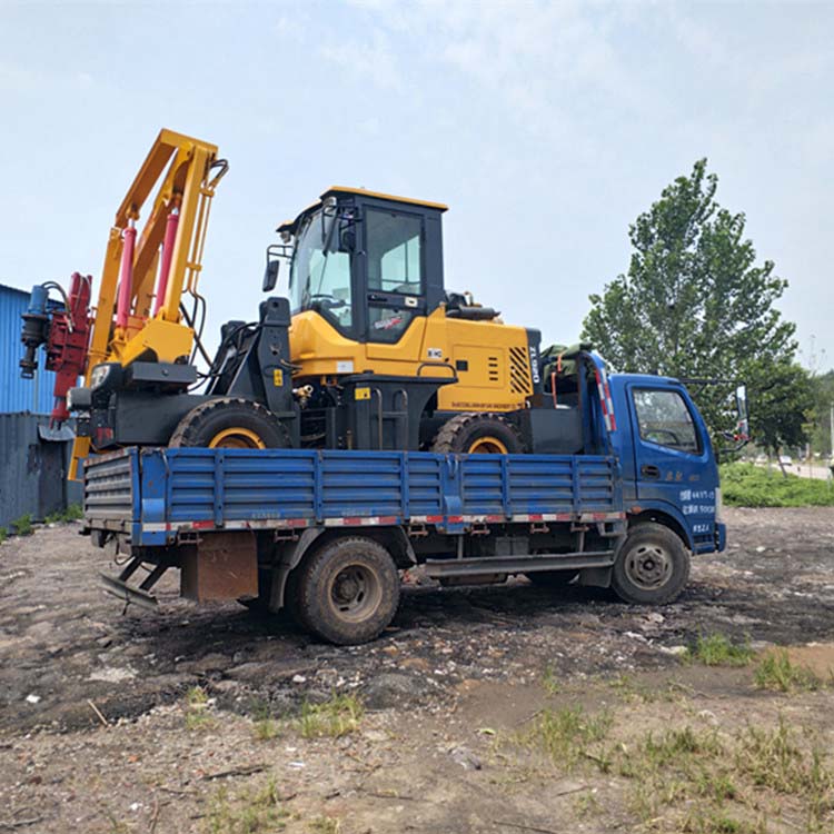 高速公路防护栏的新型设备小型护栏打桩机