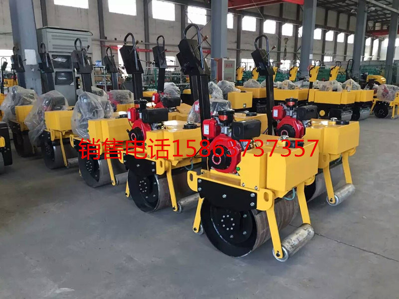 手扶式单轮压路机的价格沟槽压土机图片