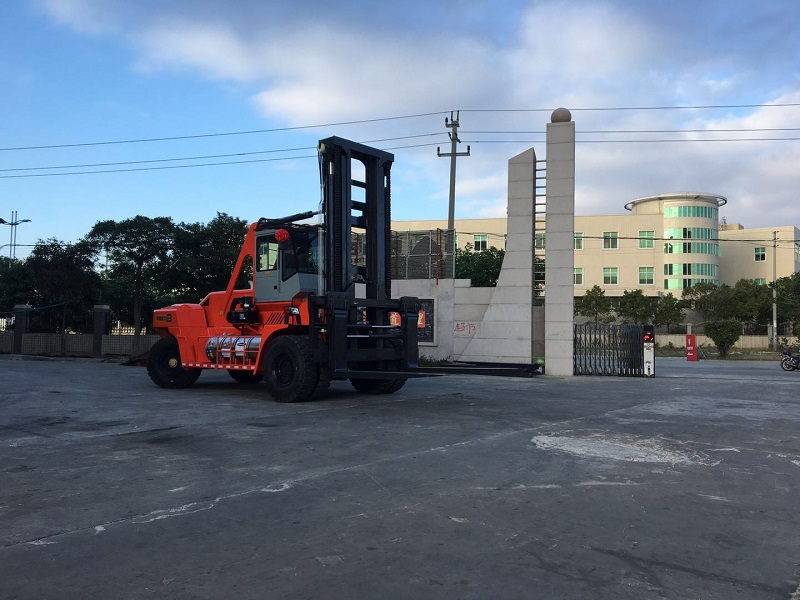 LNG叉车重型30吨叉车 采购LNG叉车
