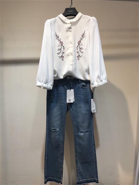 潮款牛仔羽绒服沈阳唯品会品牌折扣女装秋装品