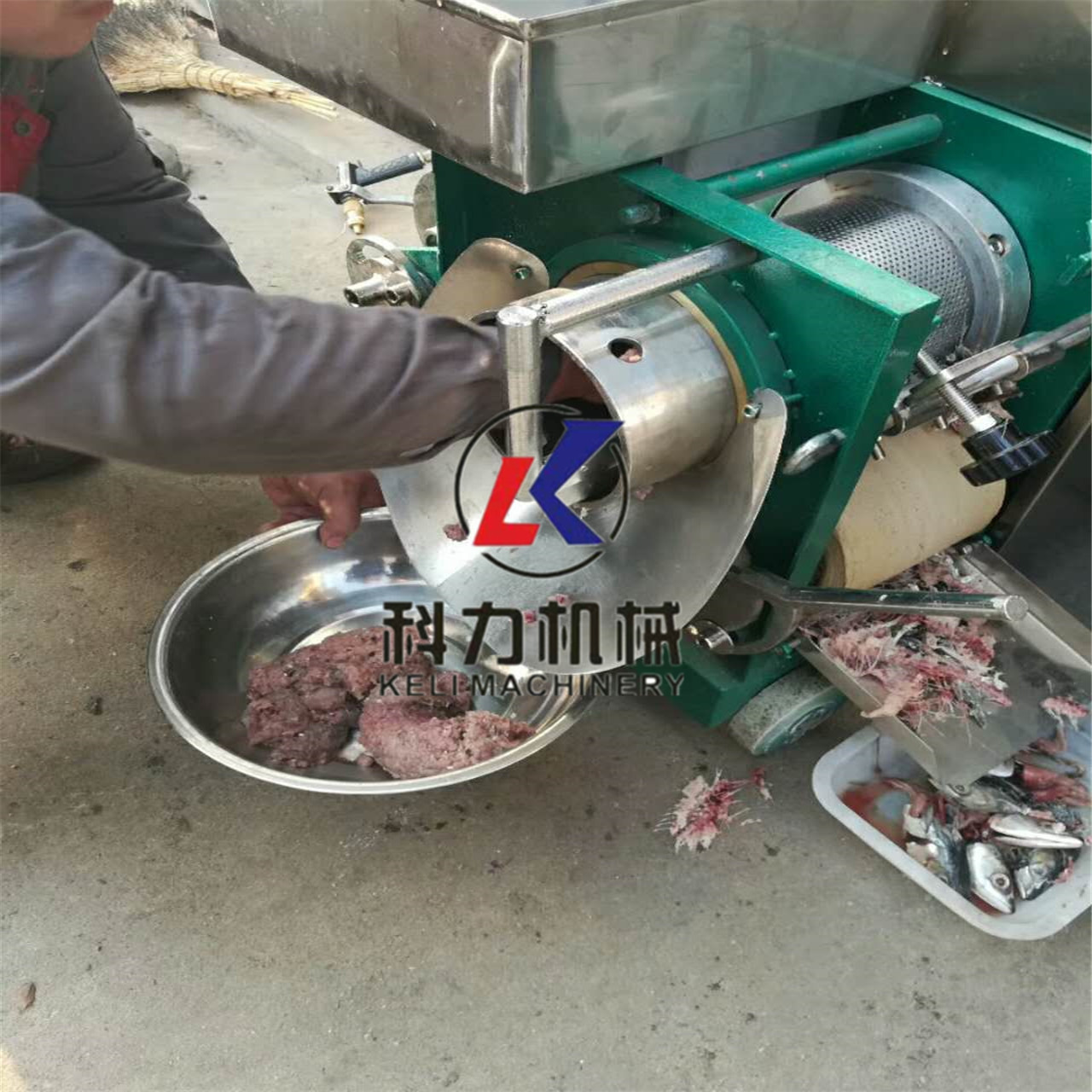 鱼肉次采肉机 鲅鱼挤肉机  鱼肉饺子设备