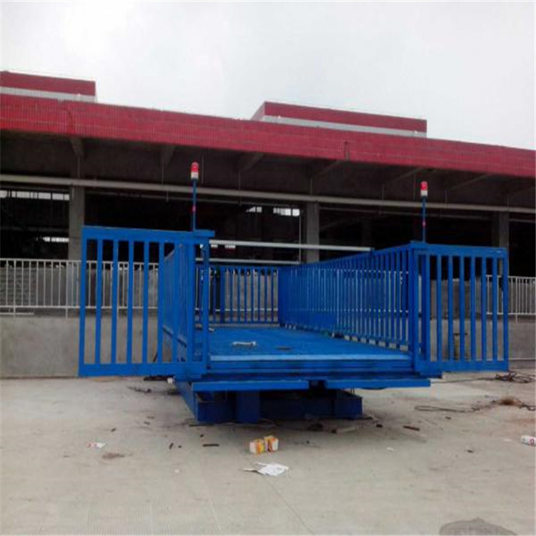 养猪场装卸猪升降机定做_曲靖卸猪台亚冠