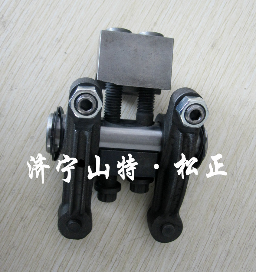 小松PC200-7发动机摇臂