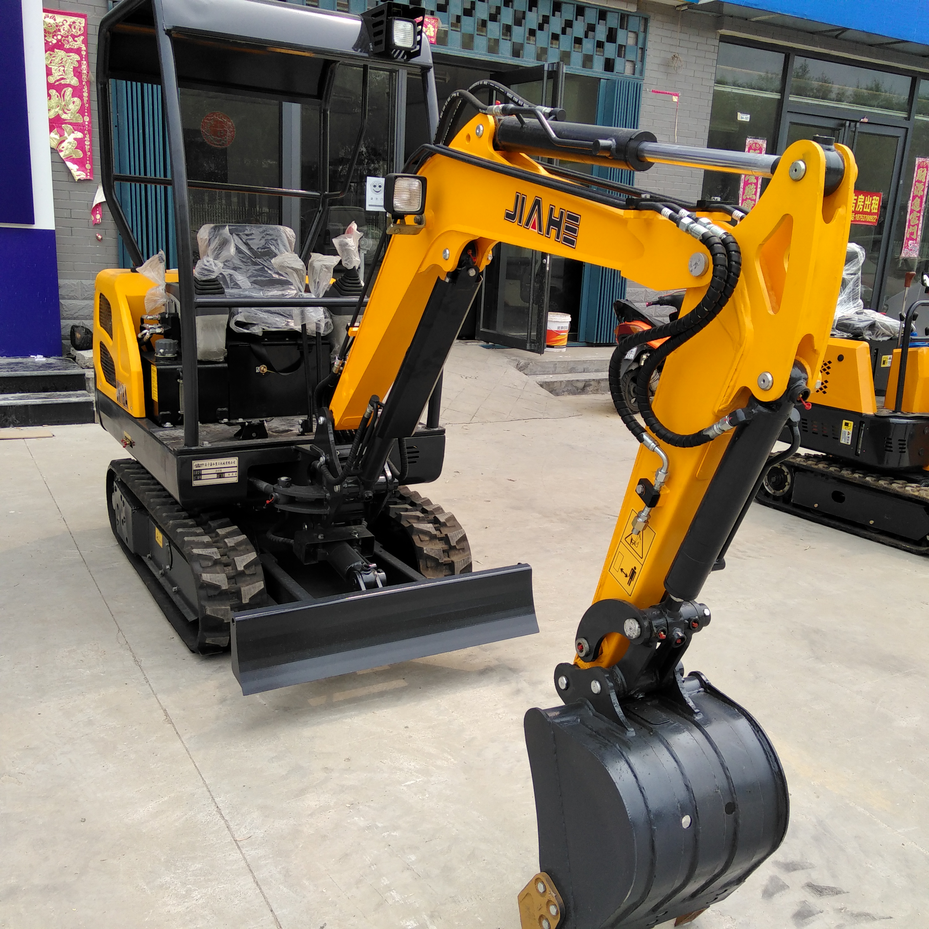 福建厦门厂家直销农用小型挖掘机市场