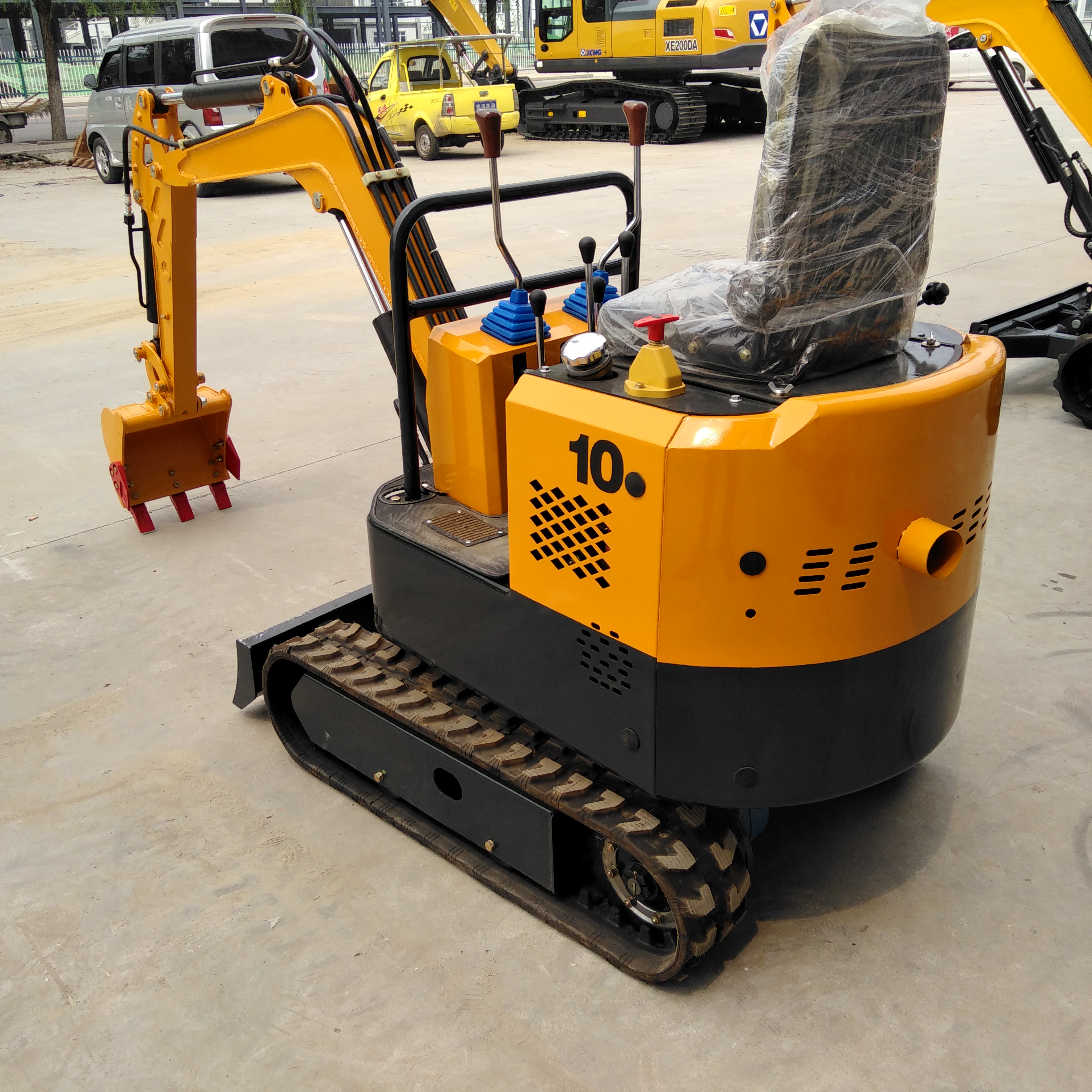 福建厦门厂家直销农用小型挖掘机市场