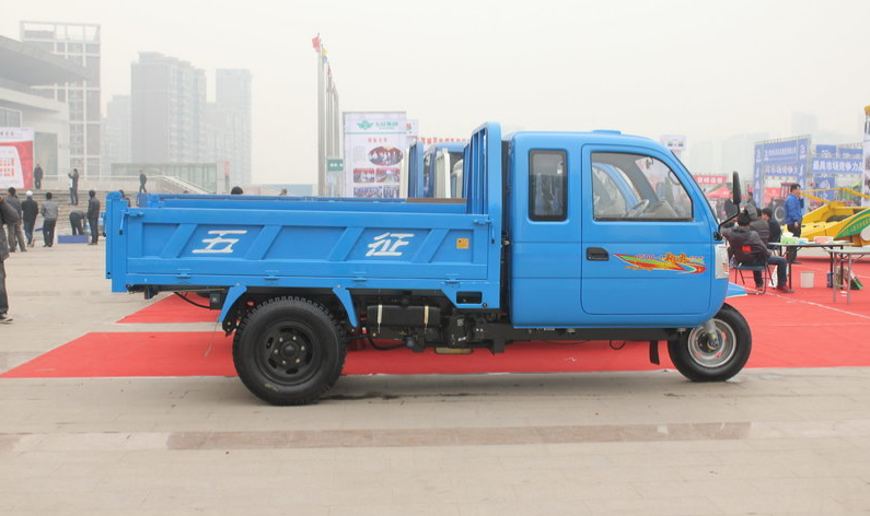 五征奥翔1600三轮车 五征32马力三轮车报价 五