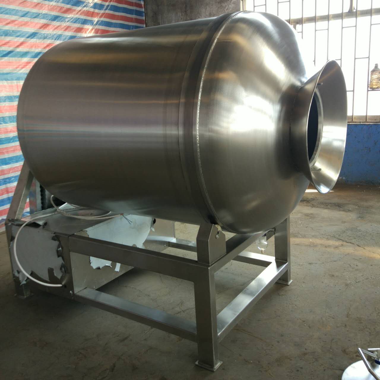 真空滚揉机 肉类腌制 鸡柳骨肉相连腌制