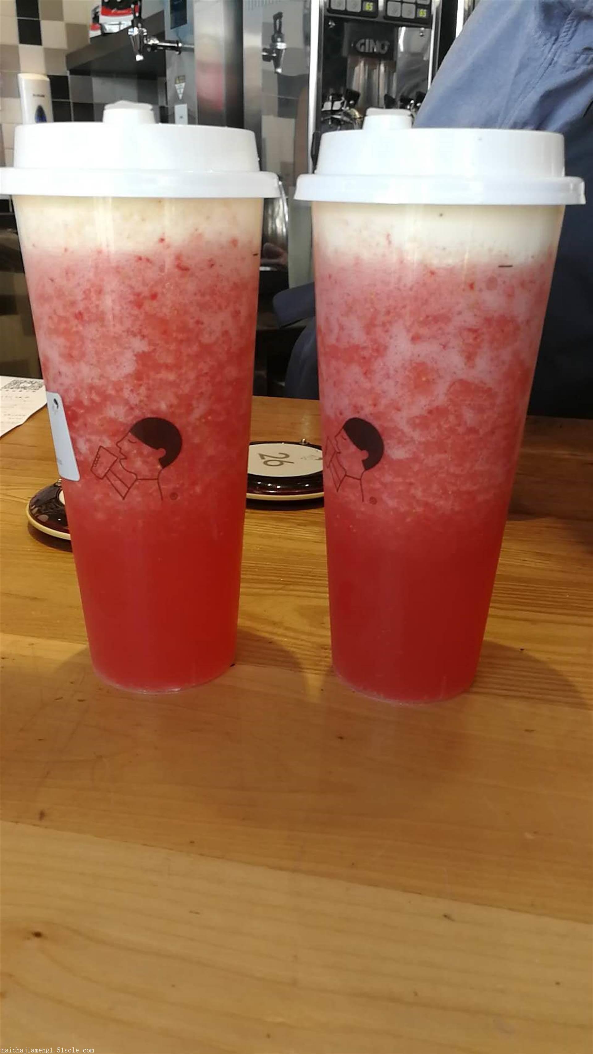 喜茶草莓芝芝