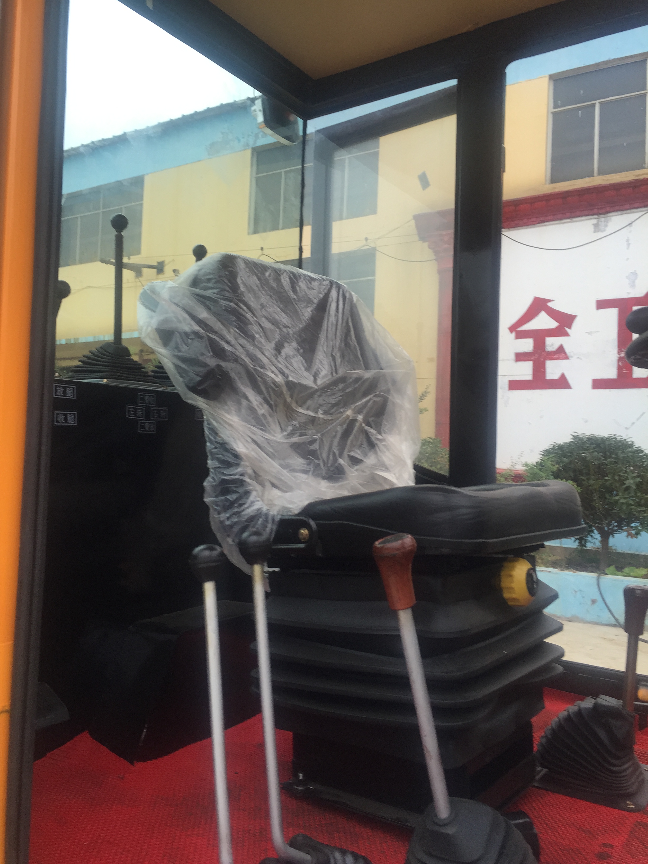 山东厂家专业定制挖掘装载机