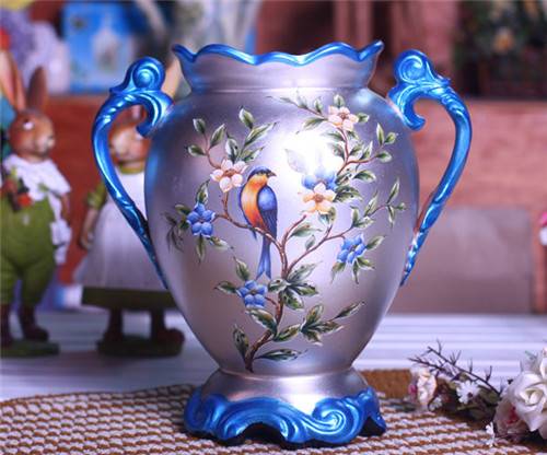 2018年拍卖瓷器花瓶的流程