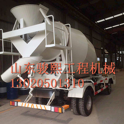 移动式混凝土搅拌车 移动式混凝土搅拌车的