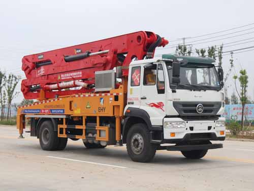 重汽斯太尔M5G系列混凝土臂架泵车