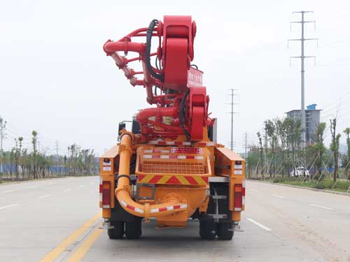 重汽斯太尔M5G系列混凝土臂架泵车