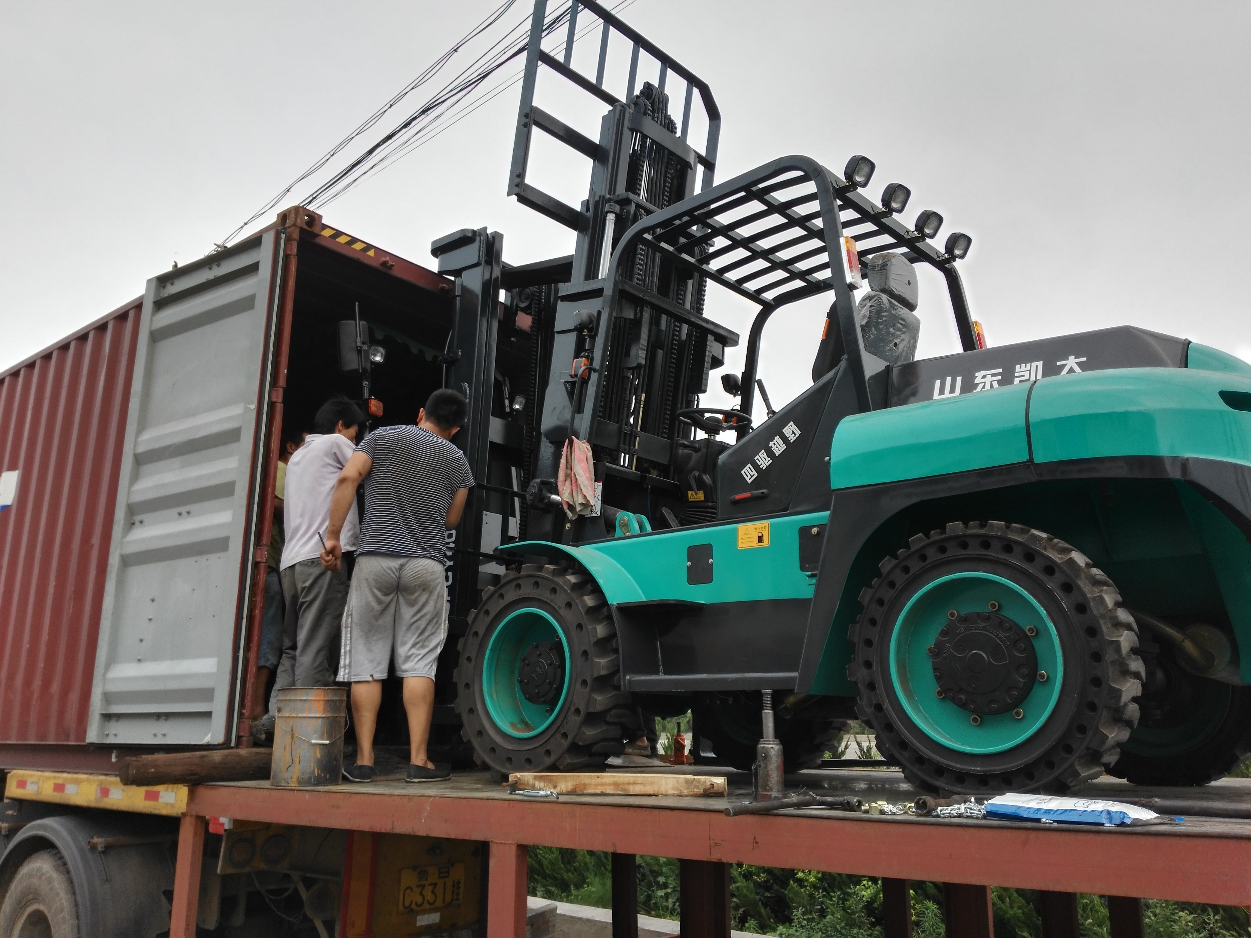 生产定制 各种型号 越野叉车