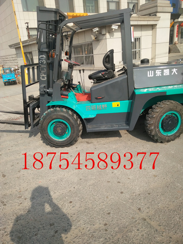 生产定制各种型号越野叉车