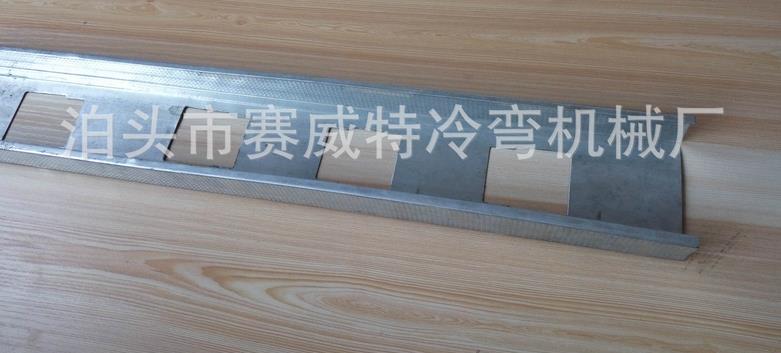 隔墙竖向龙骨机多少钱一台