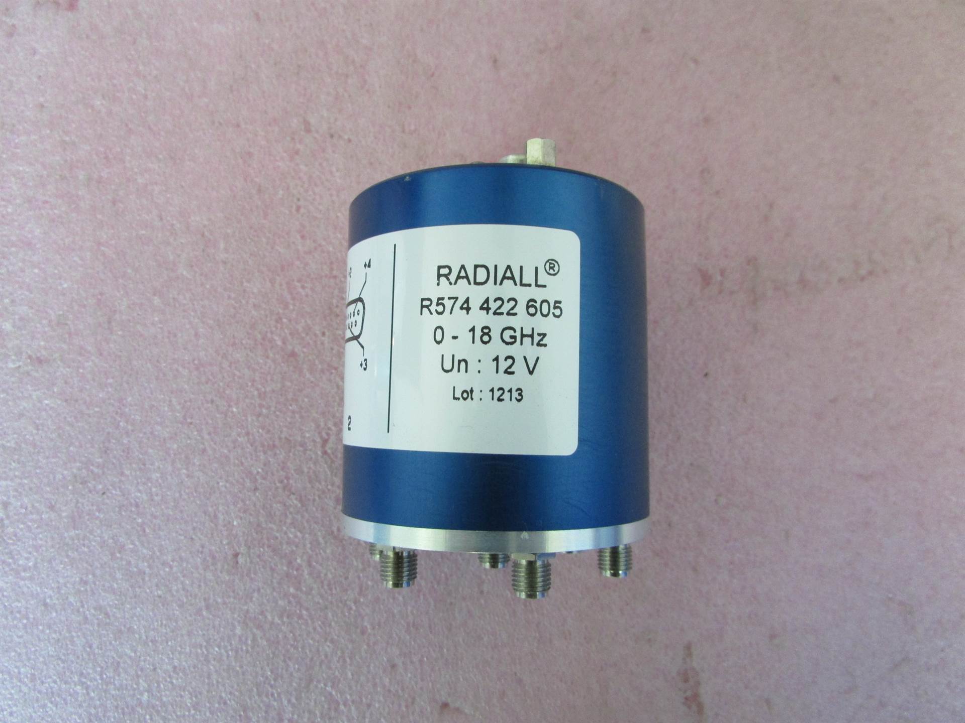 radiall r574422605 sp6t 18ghz 12v sma 射频微波同轴开关