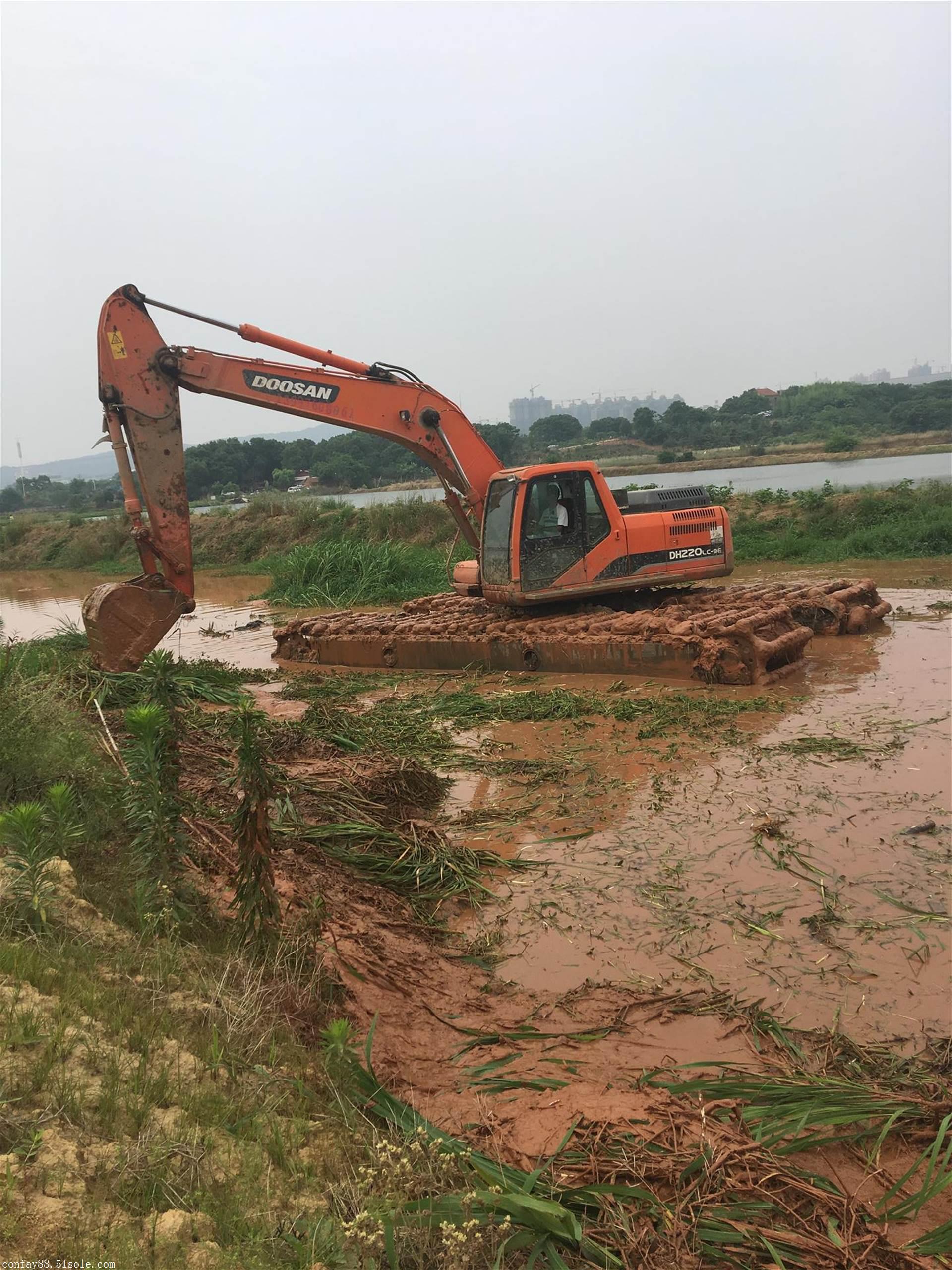 惠州水上挖掘机出租改装浮箱