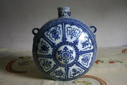 2018年宣德青花扁瓶鉴定与评估