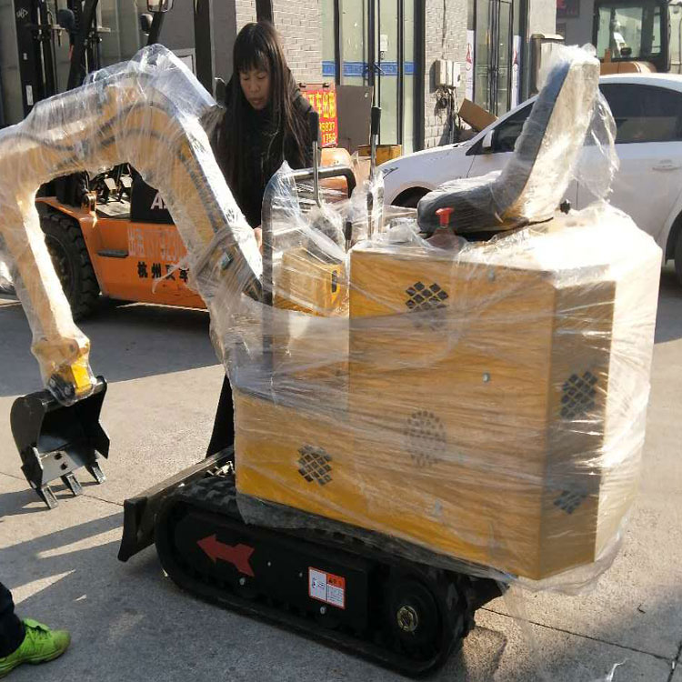 专业生产小型挖掘机微型挖掘机特点