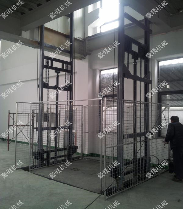 室外导轨式升降机——导靴