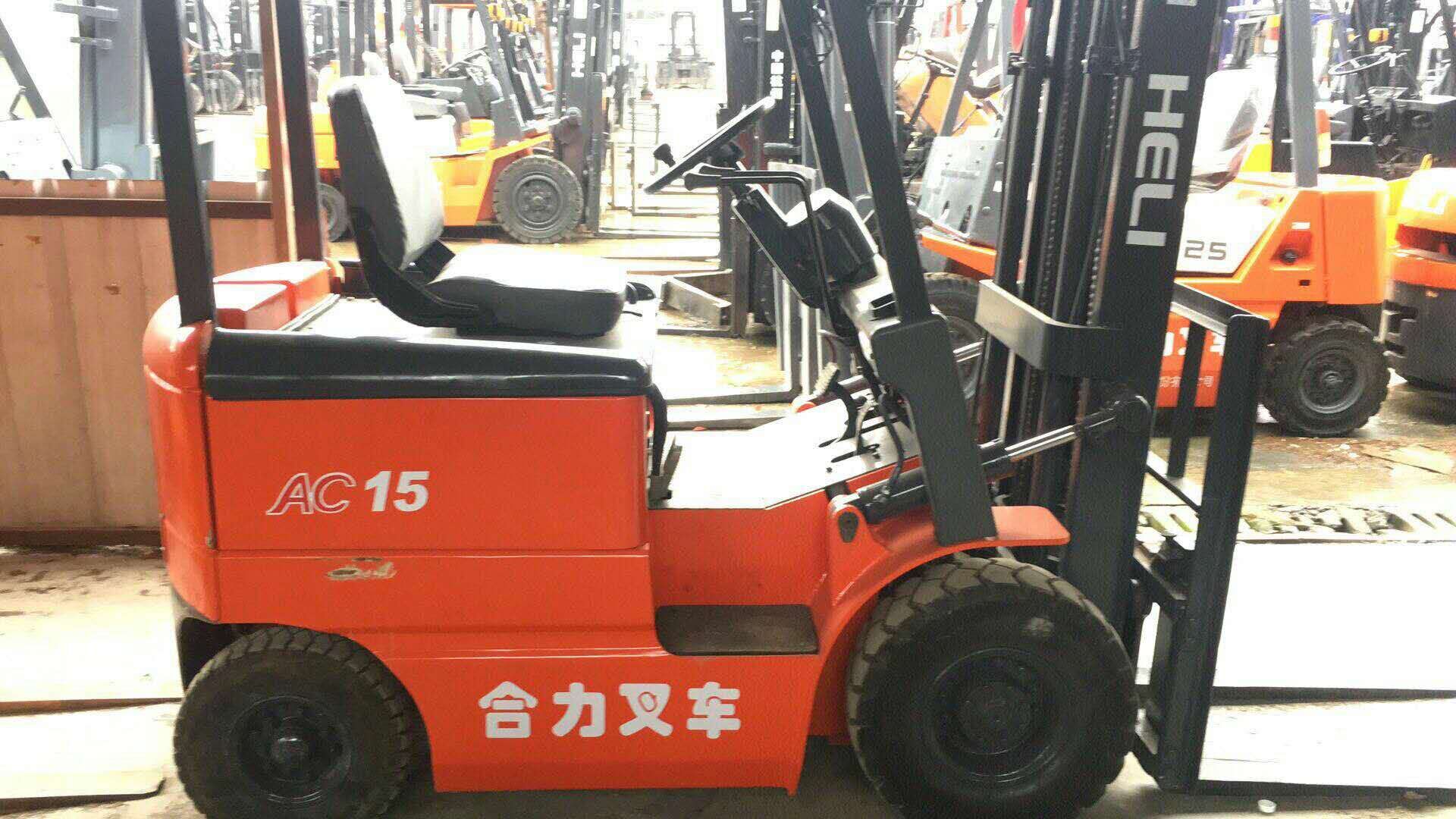 抢购二手电动叉车2吨，电瓶叉车合力叉车