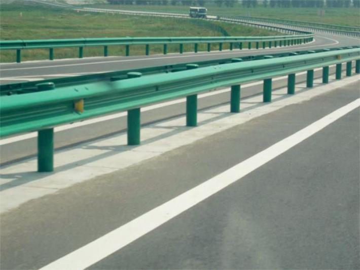 供应贵阳高速公路波形护栏板都有哪些规格