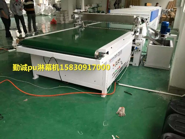护墙板UV膜压机高光大板倒膜UV机厂家