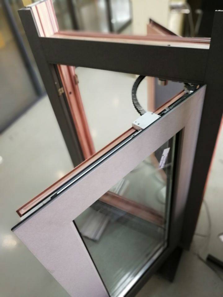 內置智能平開窗
