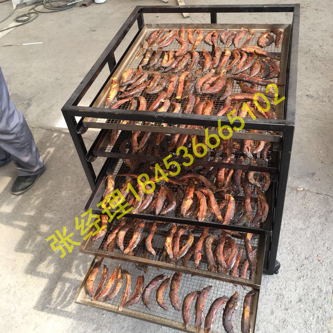 诸城烟熏炉 烟熏炉厂家专业定制红肠熏蒸箱