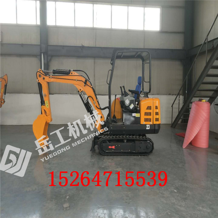 小型农用挖掘机