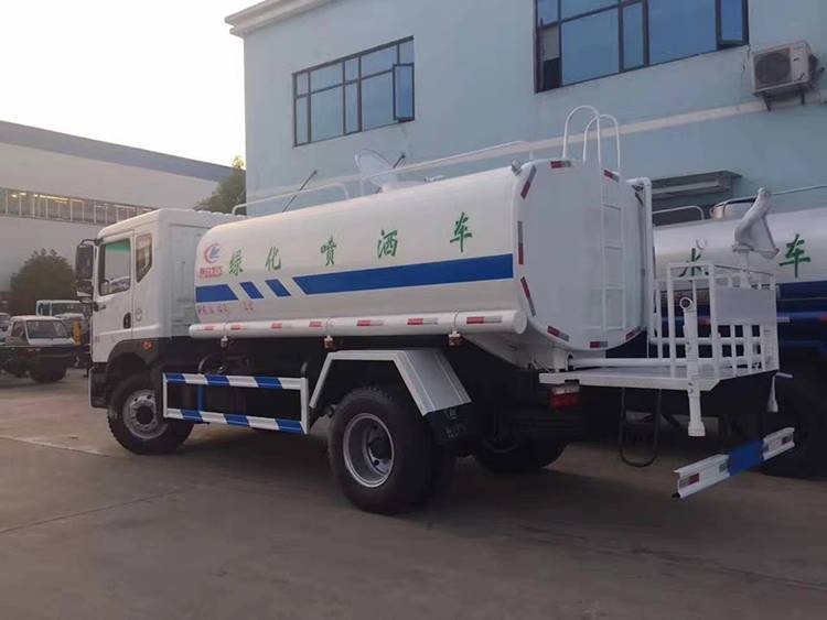 蓝牌东风新款环卫洒水车哪里买