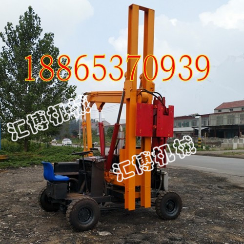 四轮式护栏打桩机 小四轮护栏打桩机公路专