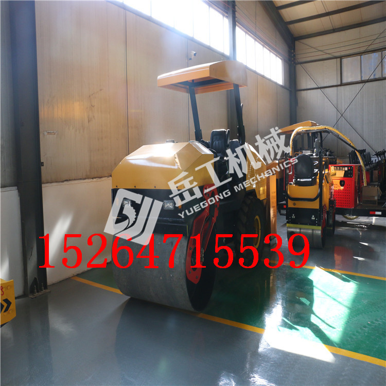 YGY-4000Z型四吨座驾式压路机