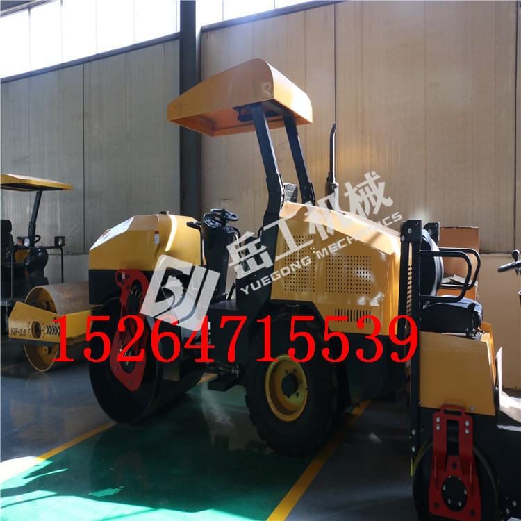 YGY-4000Z型四吨座驾式压路机