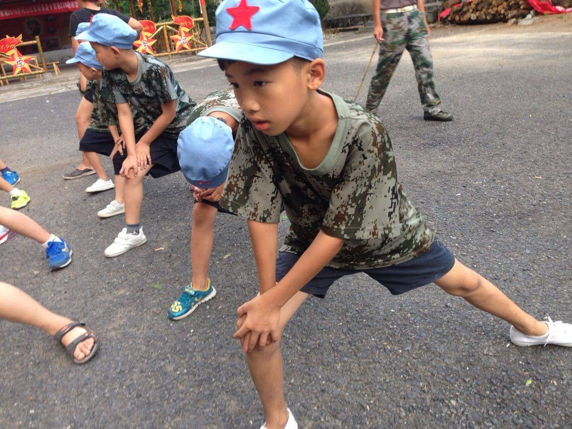 2018赣州亮剑军事素质夏令营赣州中小学夏令营与孩子约定成长