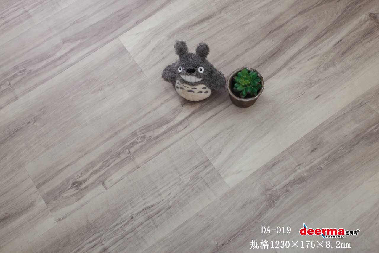 地暖地板跟瓷磚比哪個好