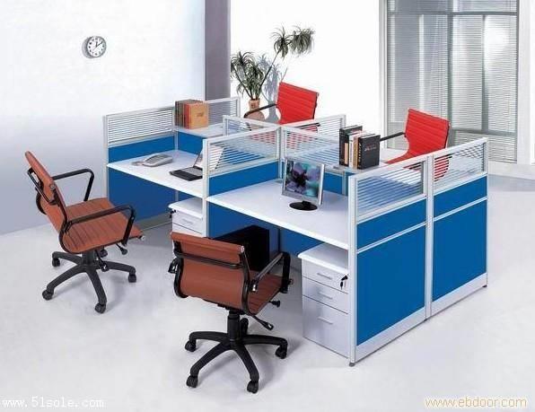 昆明厂家*办公桌、屏风隔断职工桌会议桌电脑桌