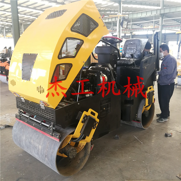 杰小压路机 振动式压实机 2吨压土机